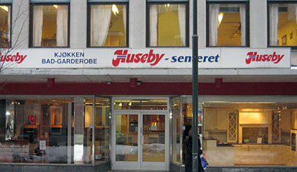 Tradisjonskjøkken / HTH Kjøkkensenter Drammen